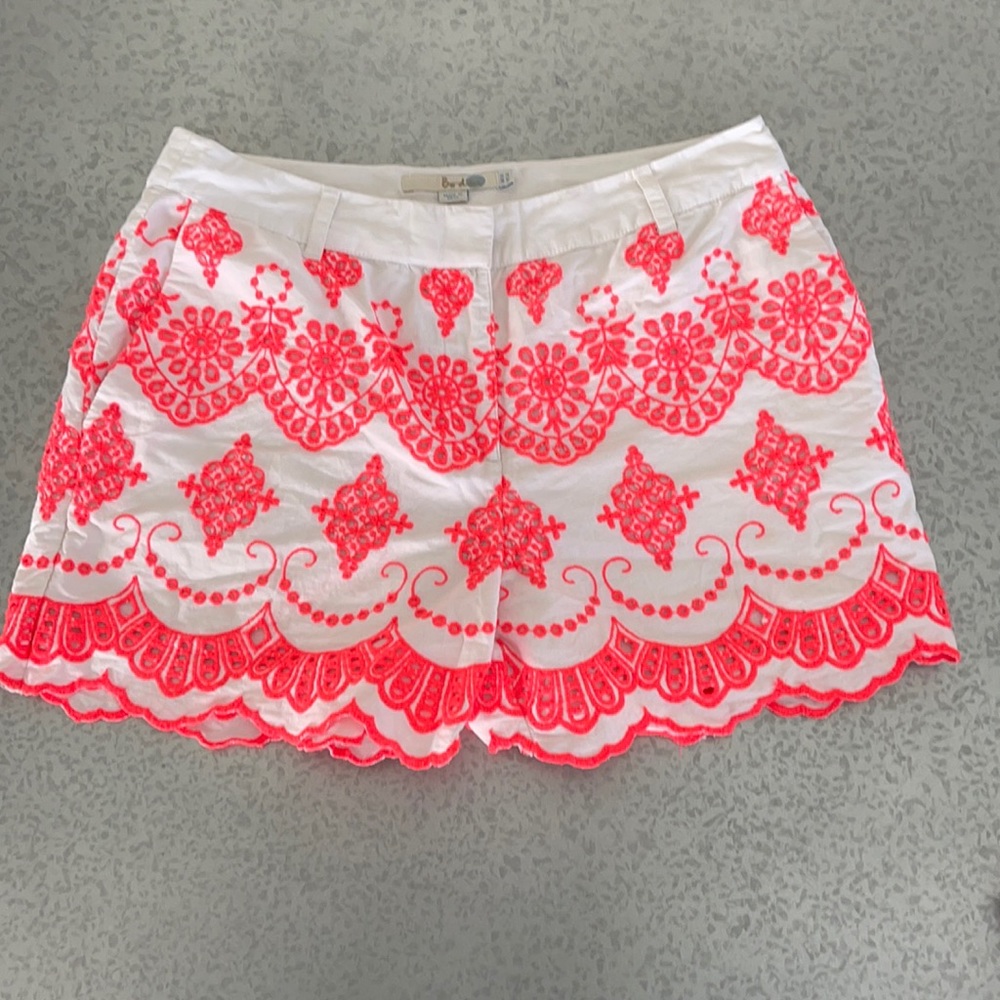 BODEN embroidered shorts size 4 pockets
